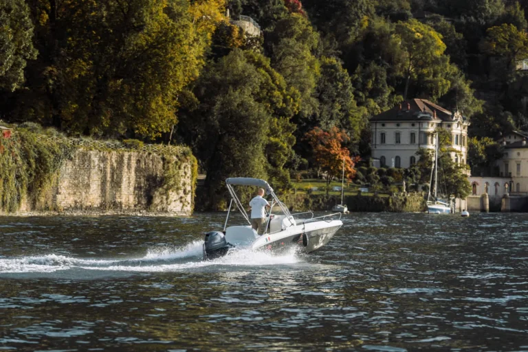Remus – Self-Drive Boat Rental 2 Hours
